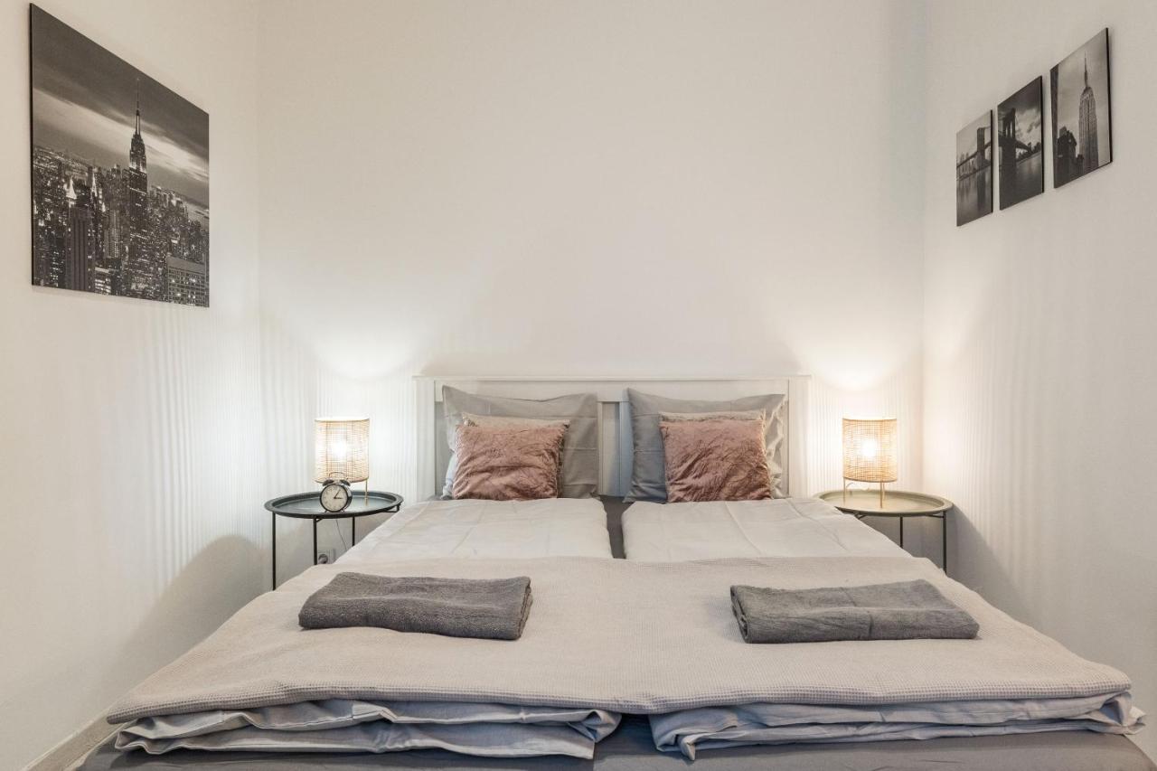 Industrial Fantasy Apartment Budapest Luaran gambar
